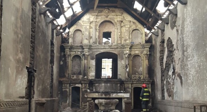 Photo of Casi 400 años de historia fueron destruidos con el incendio de la iglesia de Mamiña