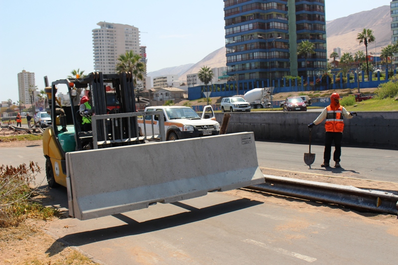 Photo of Iquique: (VIDEO) MOP ejecuta importantes mejoras viales en avenida Prat entre Bajo Molle y calle Desiderio García
