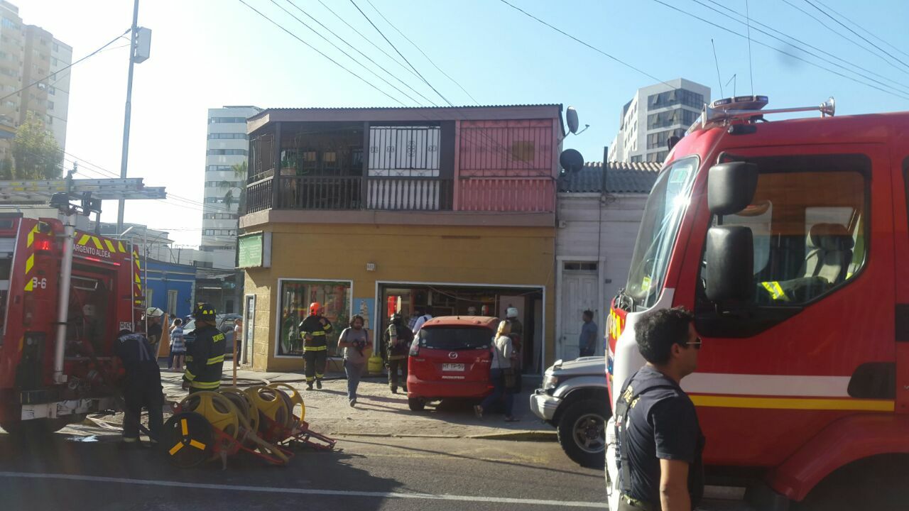 Photo of Inflamación de cocina en local de comida movilizó a Bomberos