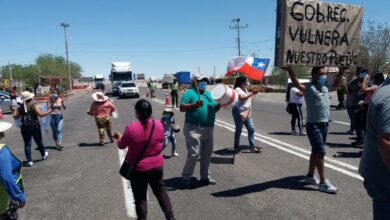 Photo of Vecinos de Huara protestan por uso de estadio como residencia sanitaria para extranjeros